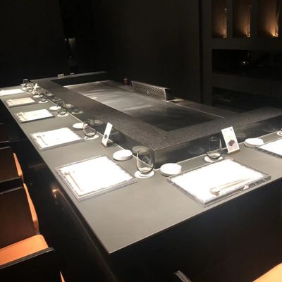 شراء Commercial Stainless Steel Teppanyaki Grill Table with 2400x850x800mm Size 500*400mm Cooking Area and 380V/220V Voltage التصنيع عبر الإنترنت